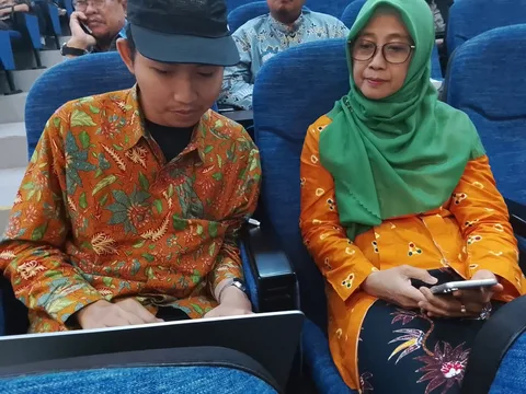 Voisla Diperkenalkan ke Disdik Depok dalam Seminar Nasional UI